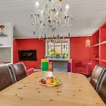Stunning In With Wifi بيت للعطل *
