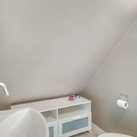 בית נופש Stunning In With Wifi גרנה
